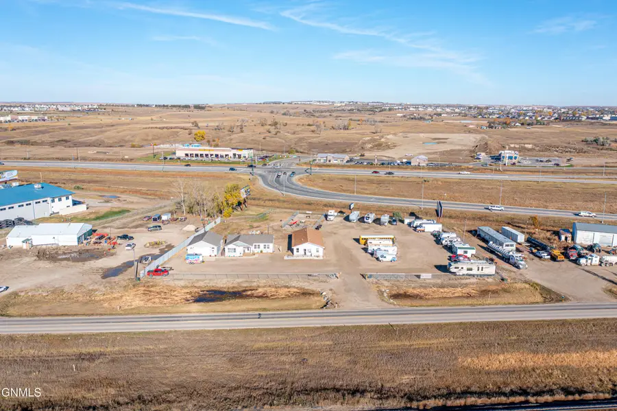 2308 W Front Street, Williston, ND 58801 - Image #2