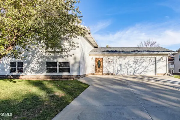 1444 1st Avenue E, Dickinson, ND 58601