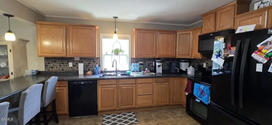 485 7th Avenue Nw, Valley City, ND 58072 - #3