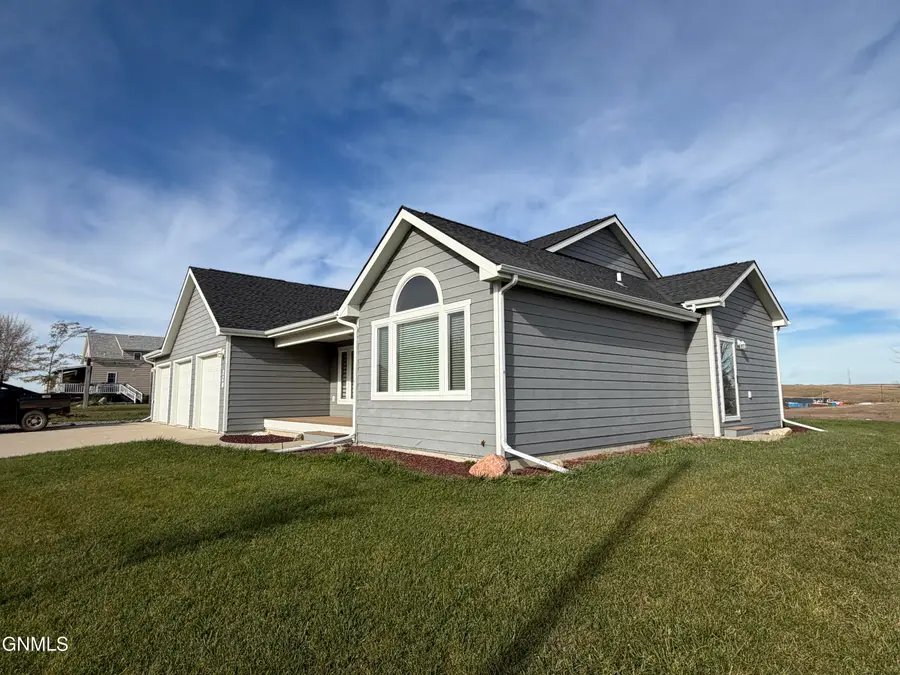 728 3rd Street Nw, Beulah, ND 58523 - Image #3