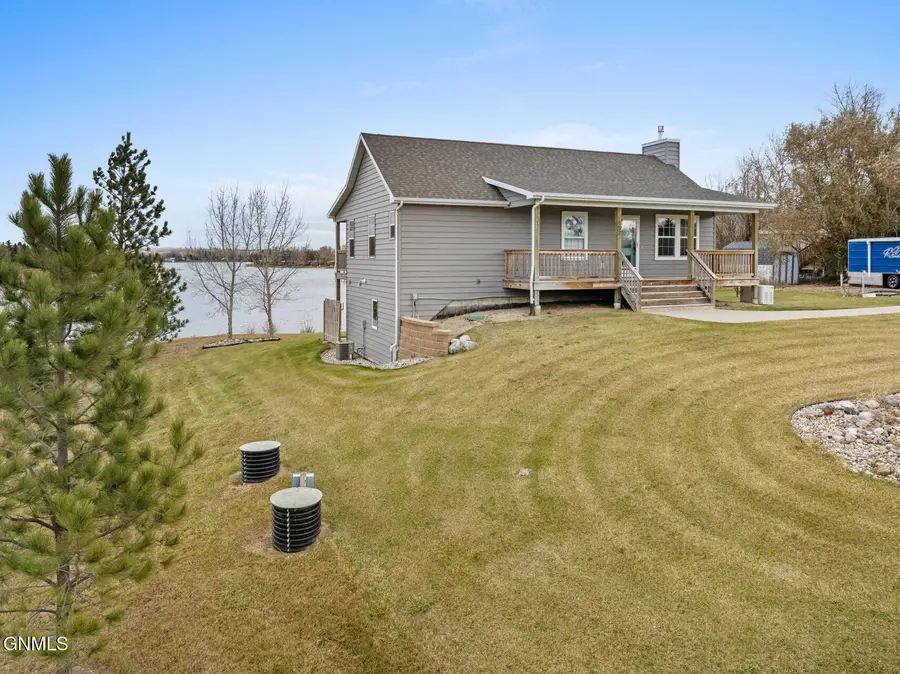 152 Blacktail Drive, Williston, ND 58801 - Image #3