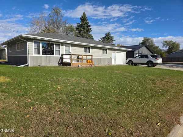 201 3rd Street S, Ellendale, ND 58436