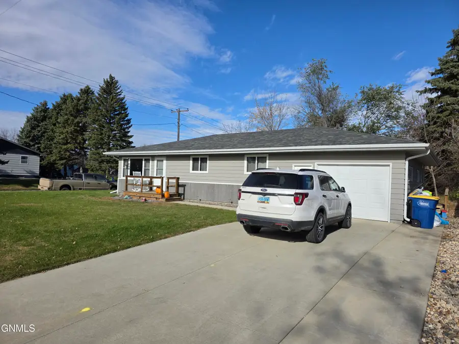 201 3rd Street S, Ellendale, ND 58436 - Image #3