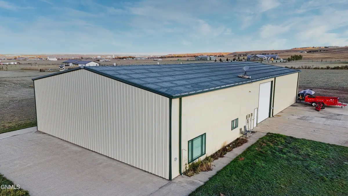 13303 49th Lane Nw, Williston, ND 58801 - Image #1