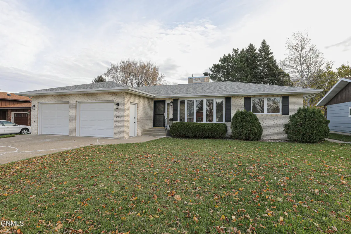 2107 N 9 Street, Bismarck, ND 58501 - Image #1
