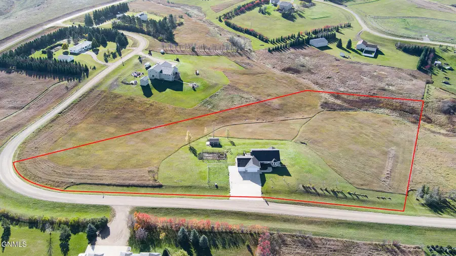 8843 Welle Loop, Bismarck, ND 58503 - Image #2