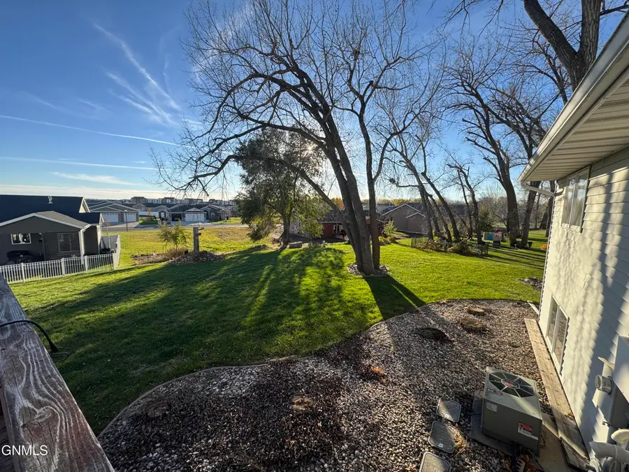 304 Napa Loop, Bismarck, ND 58504 - Image #3