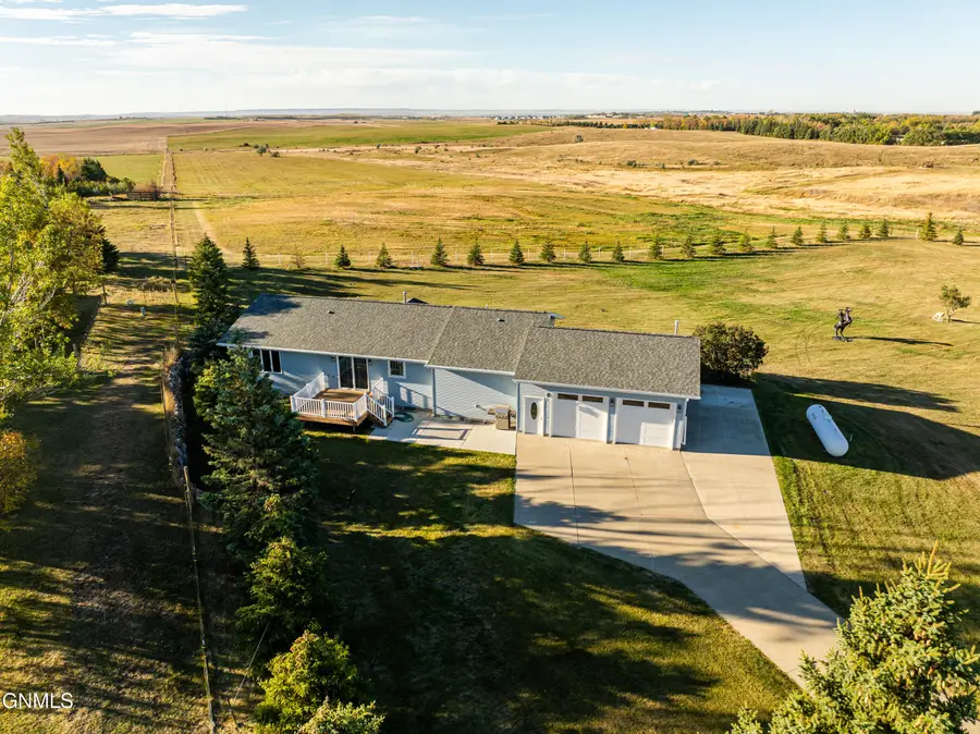 6504 Tj Lane, Bismarck, ND 58503 - Image #2