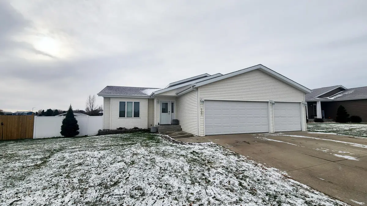 4907 Hitchcock Drive, Bismarck, ND 58503 - Image #1