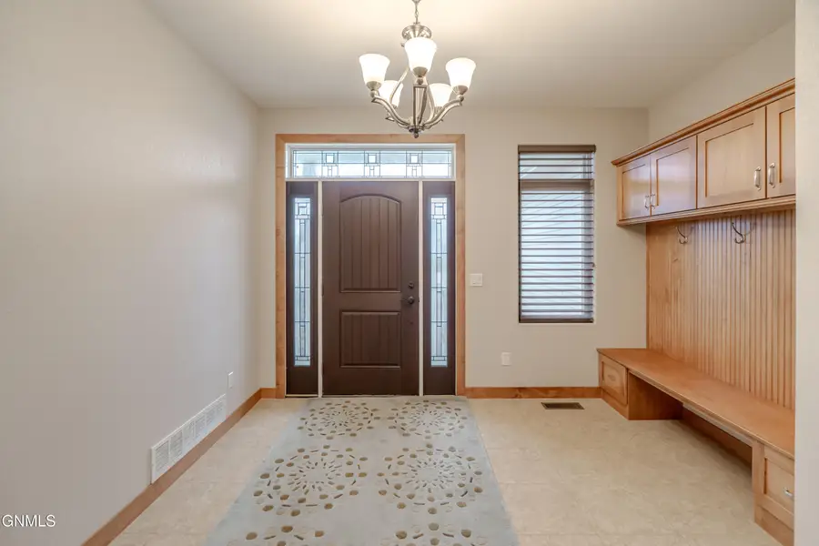 4103 Bayport Place Se, Mandan, ND 58554 - Image #2