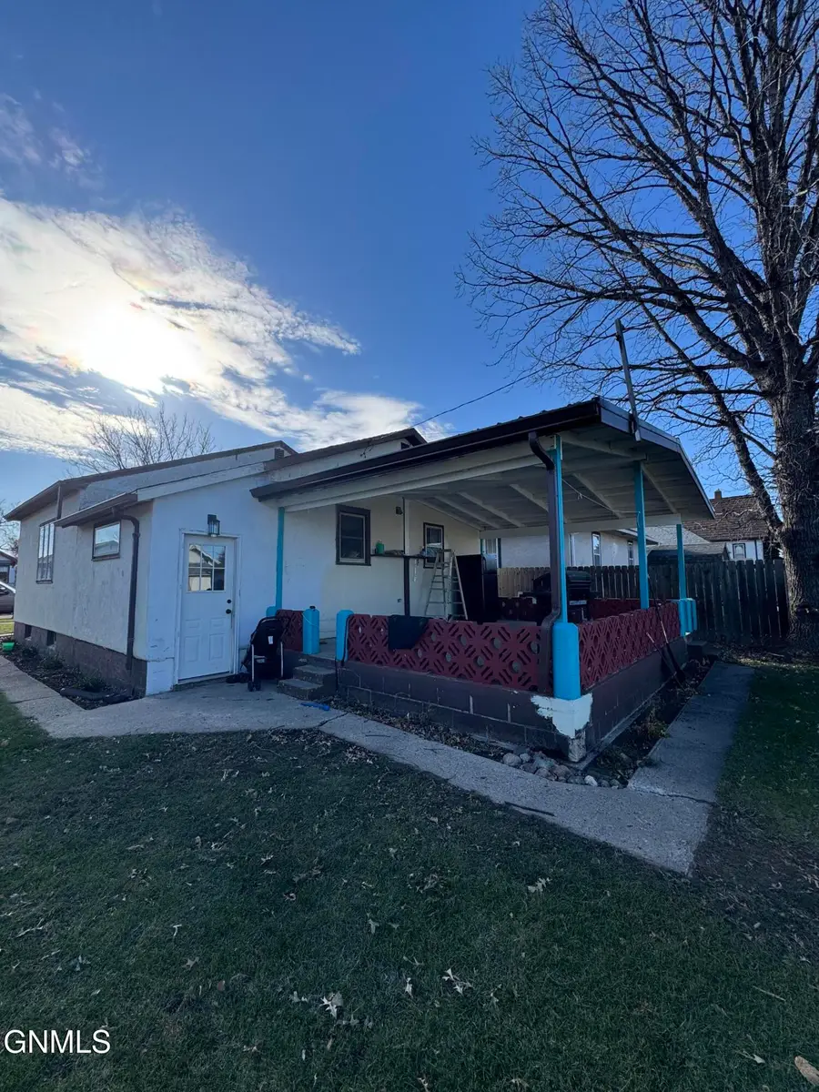 519 4th Street Se, Jamestown, ND 58401 - Image #2