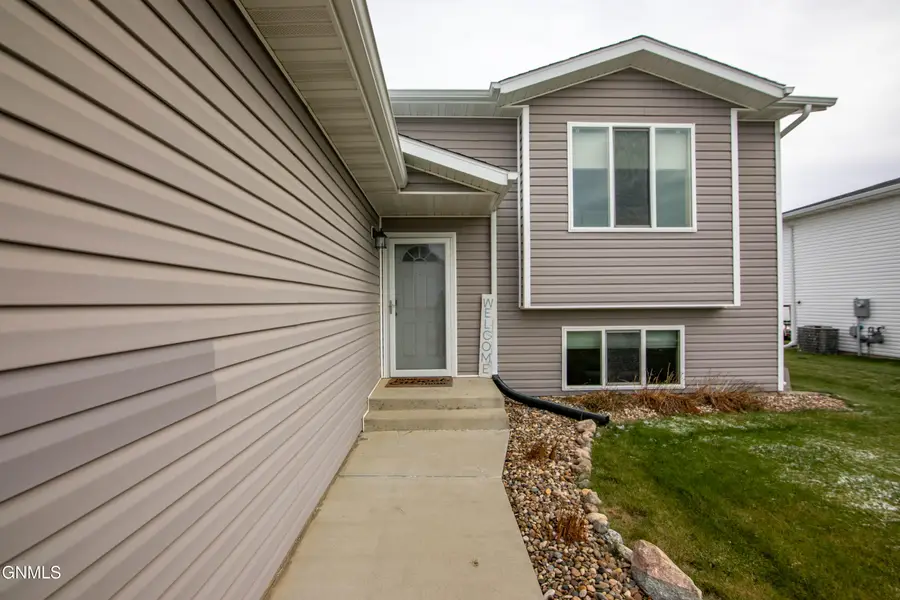 4624 37th Avenue Nw, Mandan, ND 58554 - Image #3