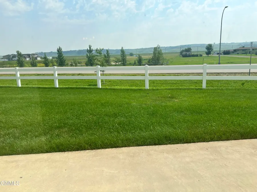 2108 E Dakota Parkway #204, Williston, ND 58801 - Image #2