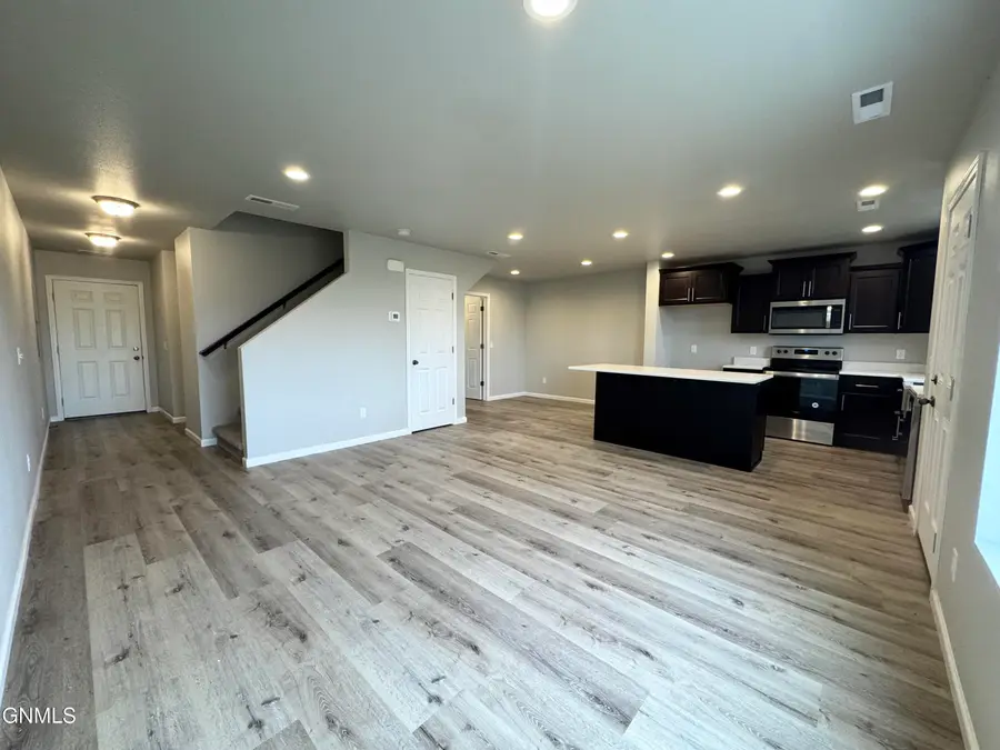 3814 Lillian Court Se, Mandan, ND 58554 - Image #2