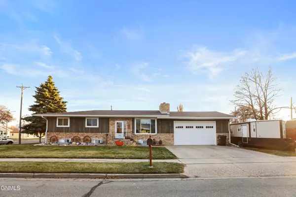 901 6th Street W, Williston, ND 58801