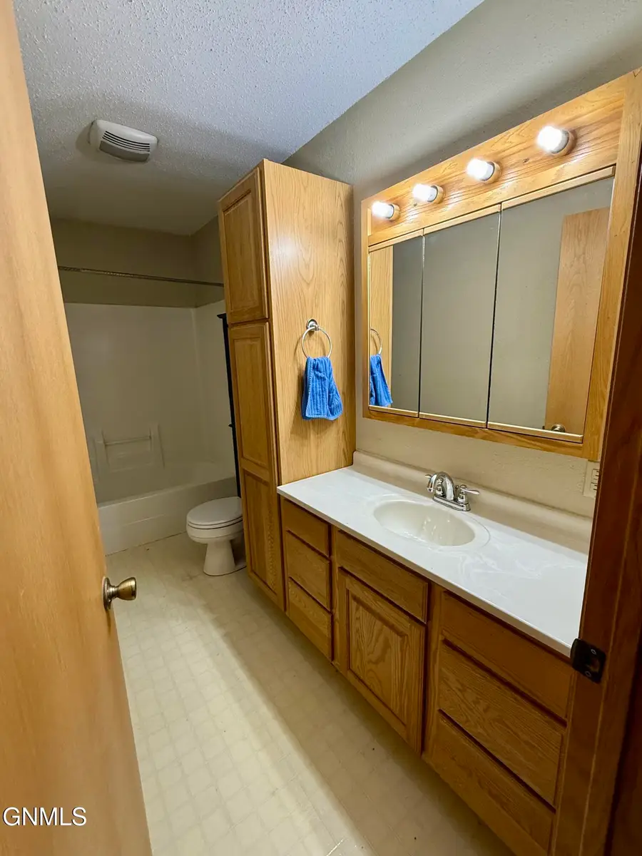 115 15th Street N, Oakes, ND 58474 - Image #3