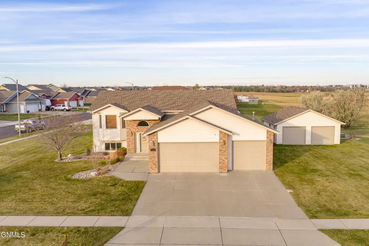 726 Medora Avenue, Bismarck, ND 58503 - Image #1