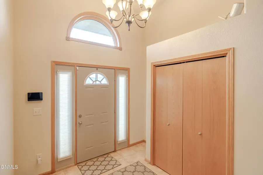 726 Medora Avenue, Bismarck, ND 58503 - Image #3