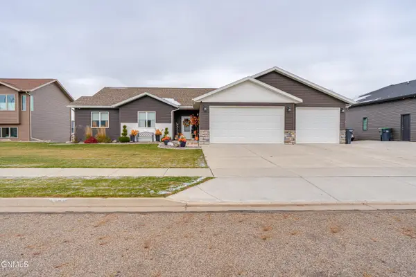 602 Cobblestone Loop Sw, Mandan, ND 58554