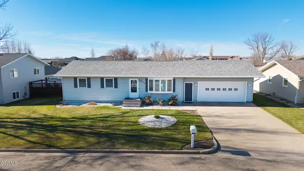 923 7th Avenue Nw, Valley City, ND 58072