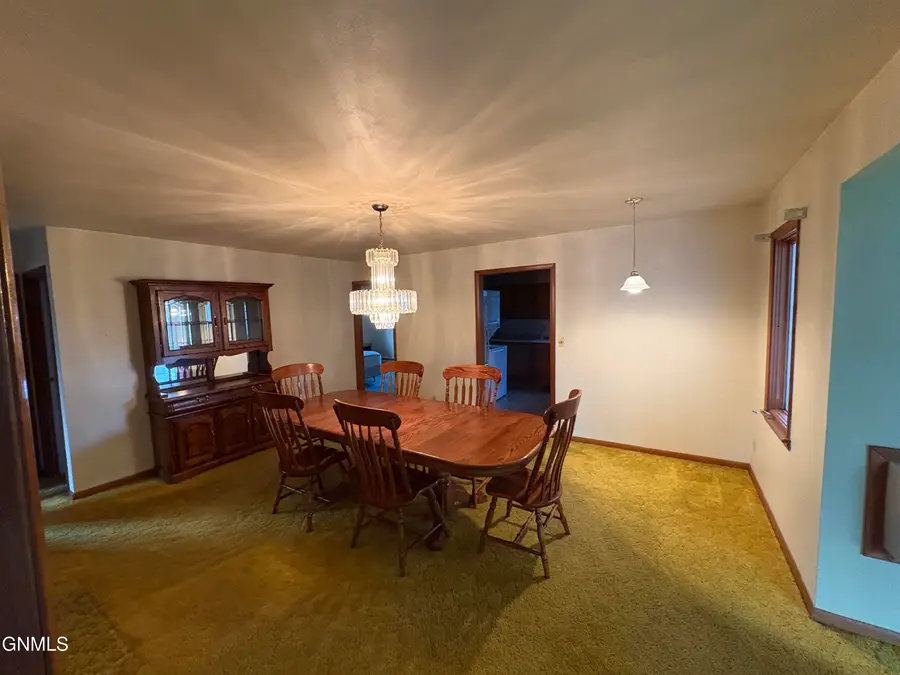 313 3rd Street S, Ellendale, ND 58436 - Image #3