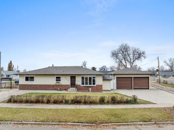 505 17th Avenue W, Williston, ND 58801