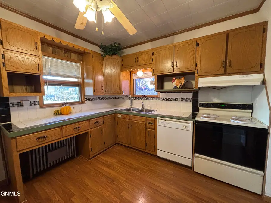 507 Collins Avenue, Mandan, ND 58554 - Image #3