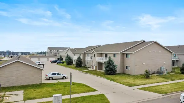 4000 Mckenzie Drive Se #12, Mandan, ND 58554
