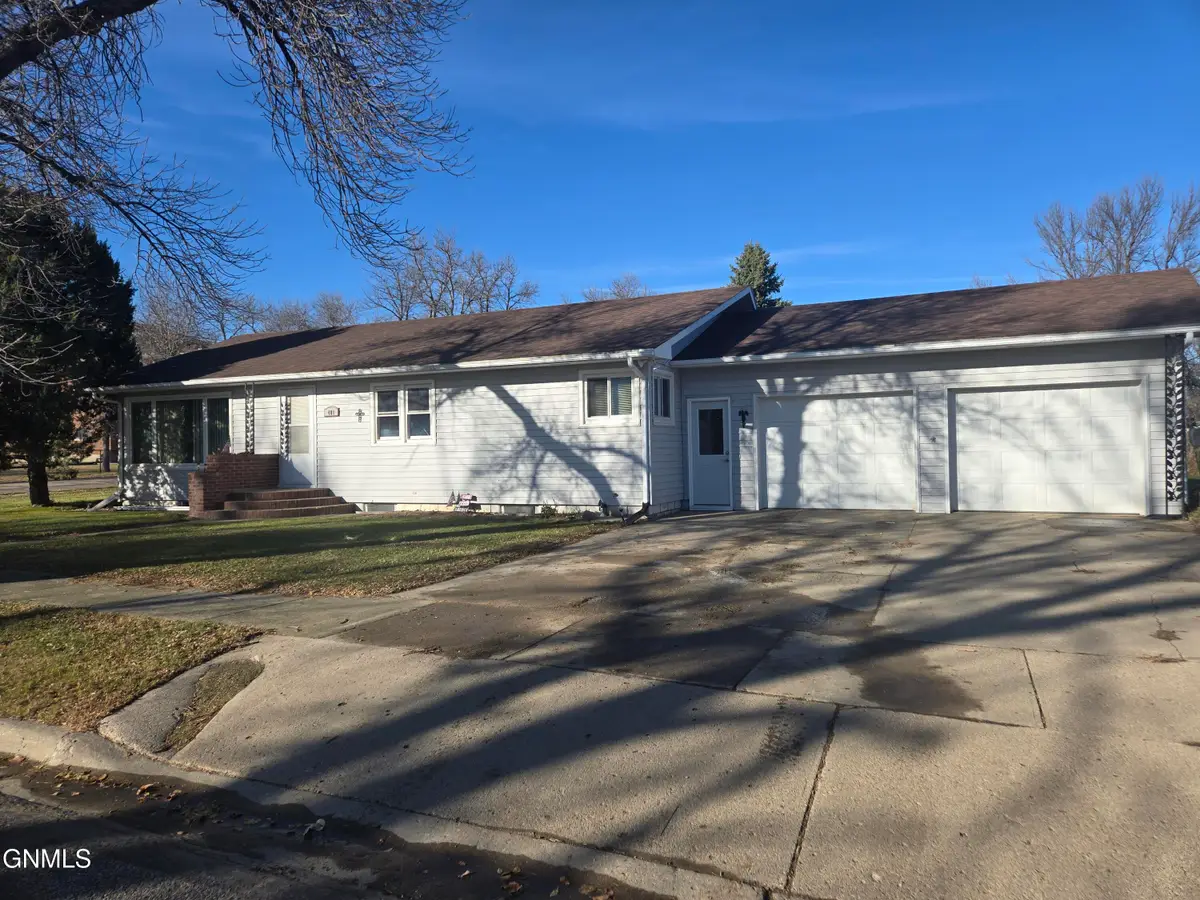 401 1st Street N, Strasburg, ND 58573 - Image #1