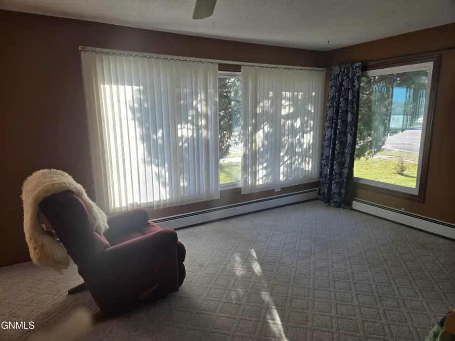 401 1st Street N, Strasburg, ND 58573 - Image #3