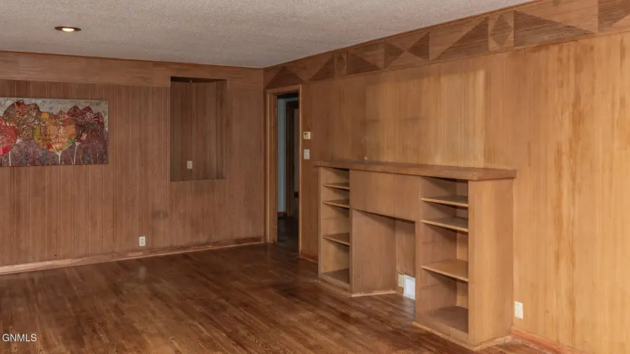 1025 4th Street N, Bismarck, ND 58501 - Image #3