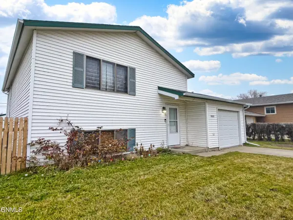 1819 6th Avenue E, Williston, ND 58801