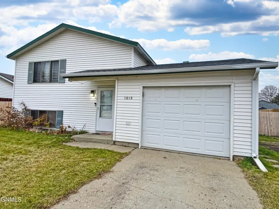 1819 6th Avenue E, Williston, ND 58801 - Image #3