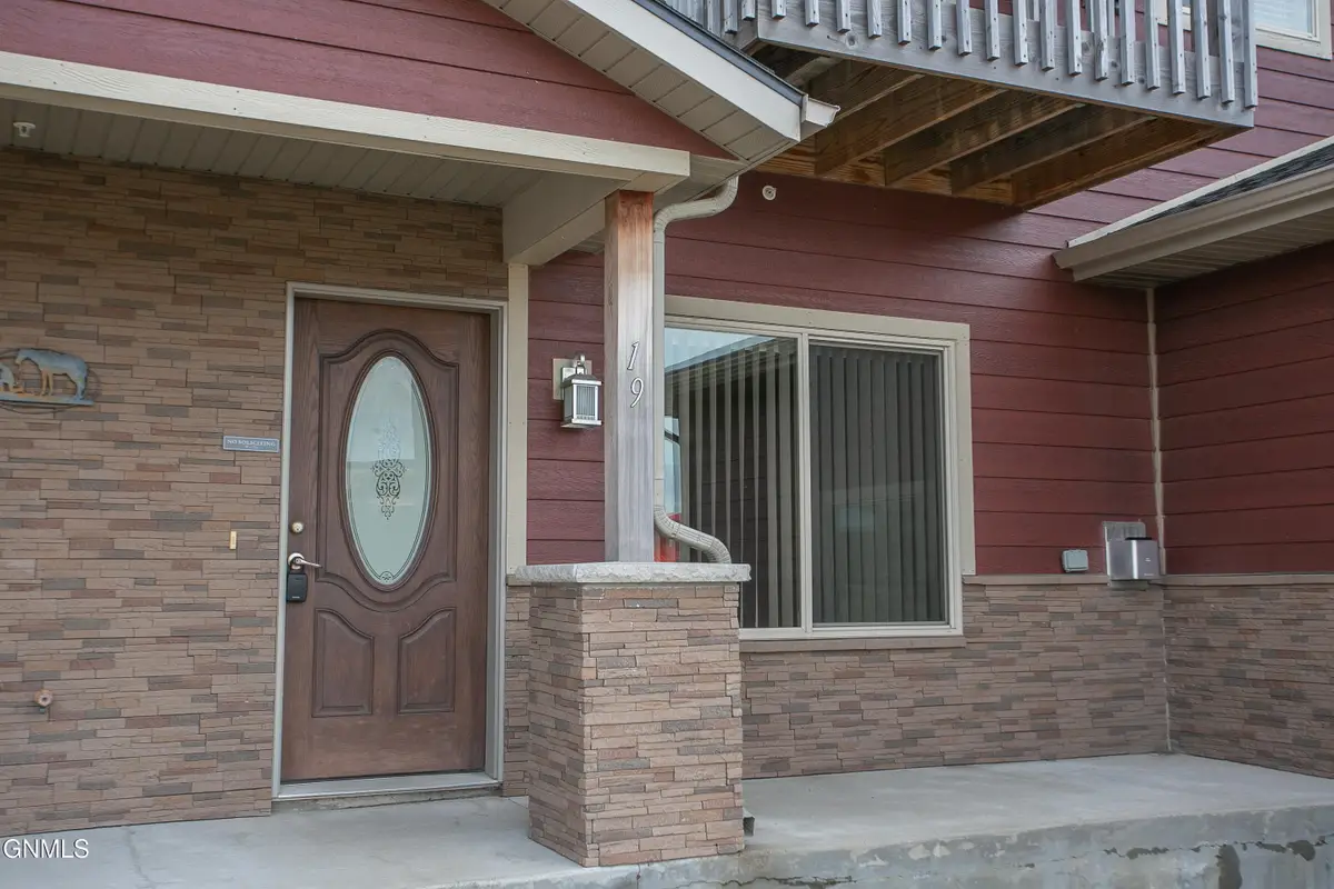 3512 33rd Avenue W #19, Williston, ND 58801 - Image #1