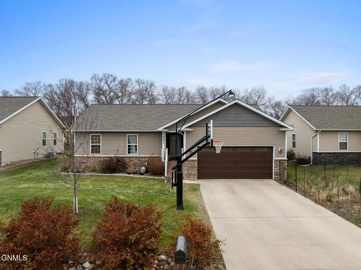 1501 Pheasant Ridge Street, Watford City, ND 58854 - Image #1