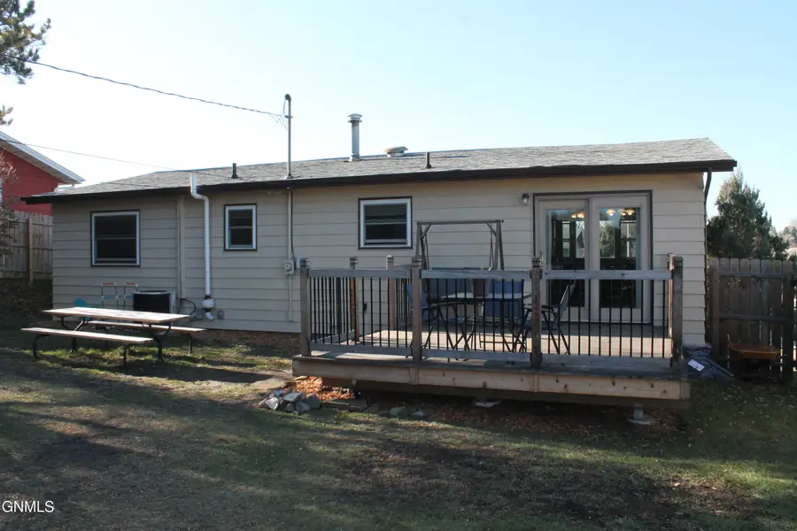 606 5th Avenue Nw, Mandan, ND 58554 - Image #2