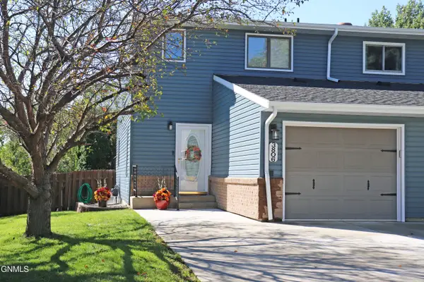 3806 Montreal Street N, Bismarck, ND 58503