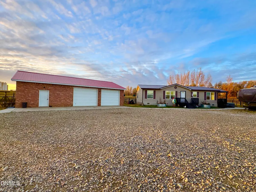5418 Sunset Boulevard, Williston, ND 58801 - Image #3