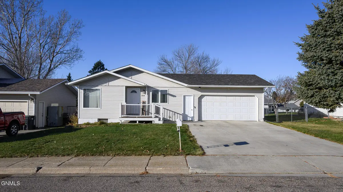 809 Johns Drive, Mandan, ND 58554 - Image #1