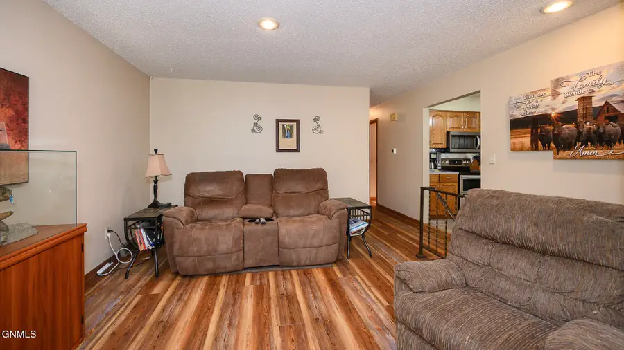 809 Johns Drive, Mandan, ND 58554 - Image #2