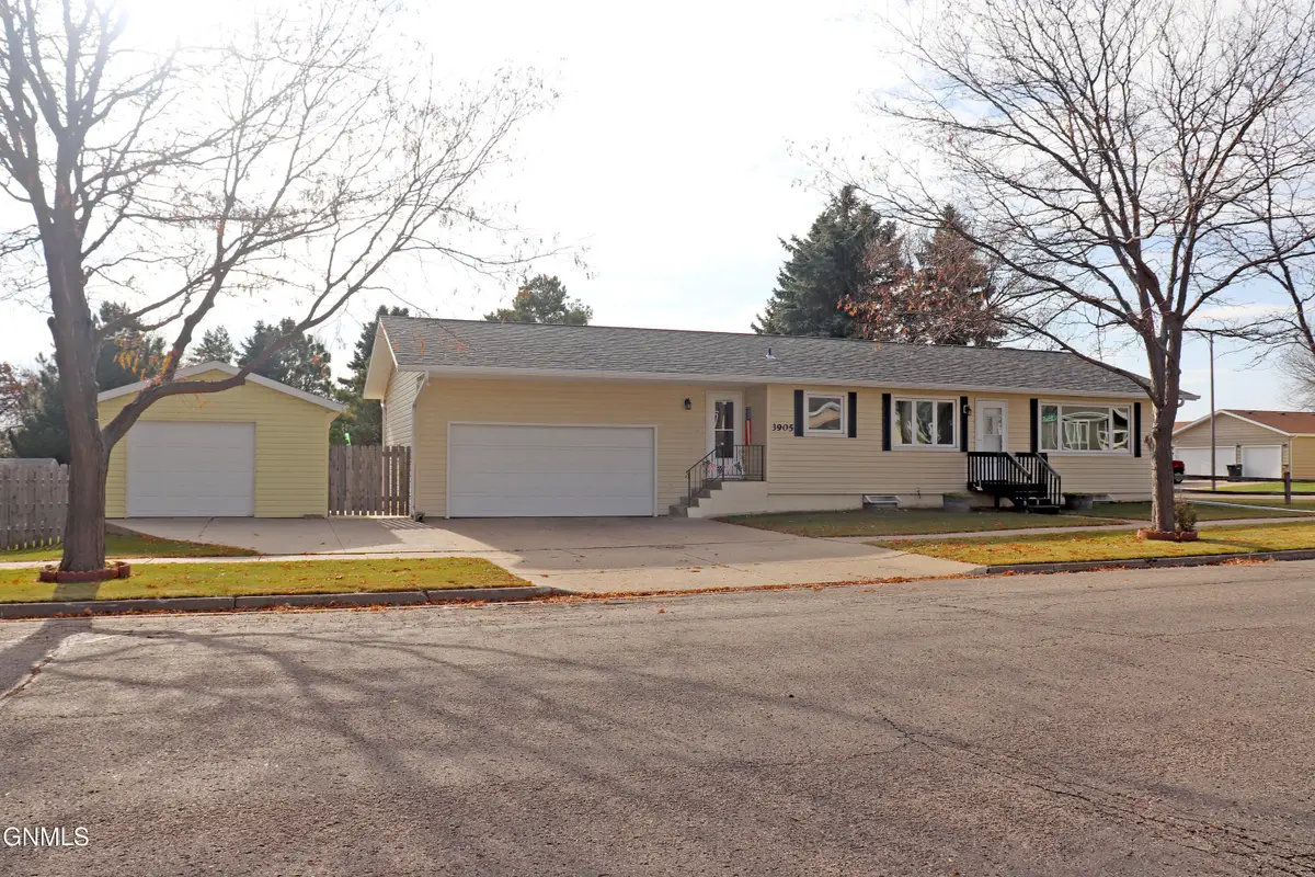 3905 42nd Street Nw, Mandan, ND 58554 - Image #1