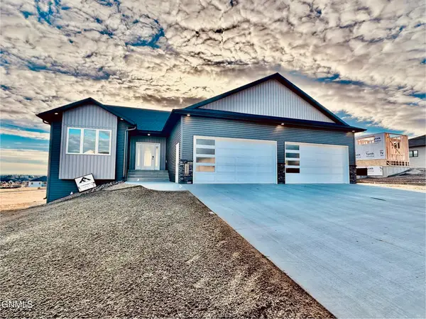 2003 Antler Avenue, Bismarck, ND 58503