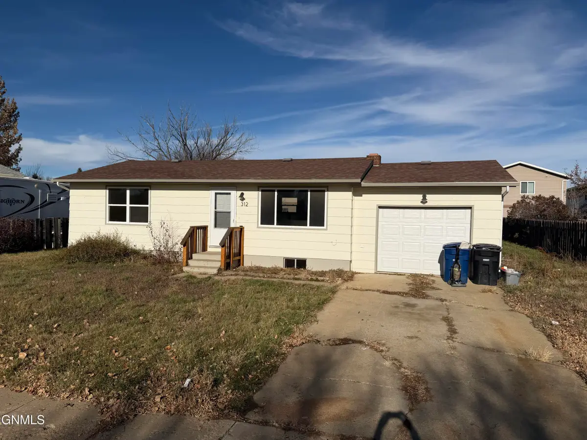 312 Ruby Street, Dickinson, ND 58601 - Image #1