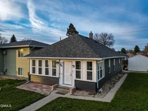 306 Broadway W, Williston, ND 58801