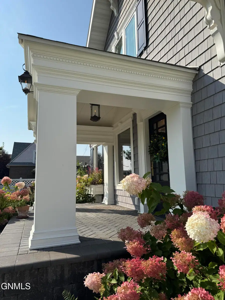 409 3rd Avenue E, Williston, ND 58801 - Image #3