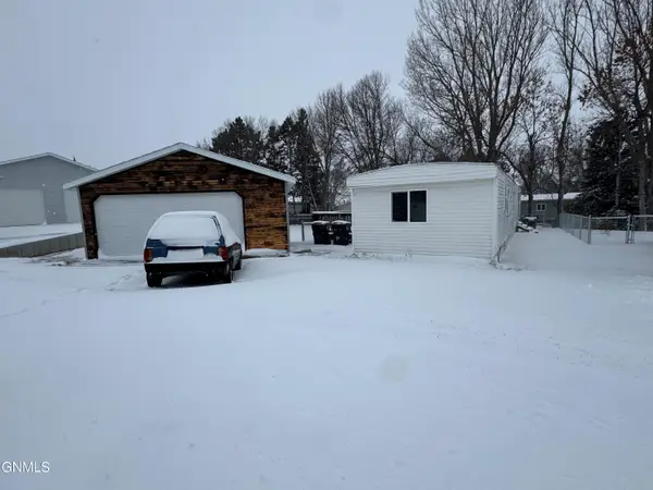 4501 Columbus Court, Mandan, ND 58554