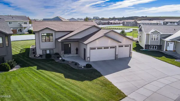 1800 Amber Place Sw, Mandan, ND 58554