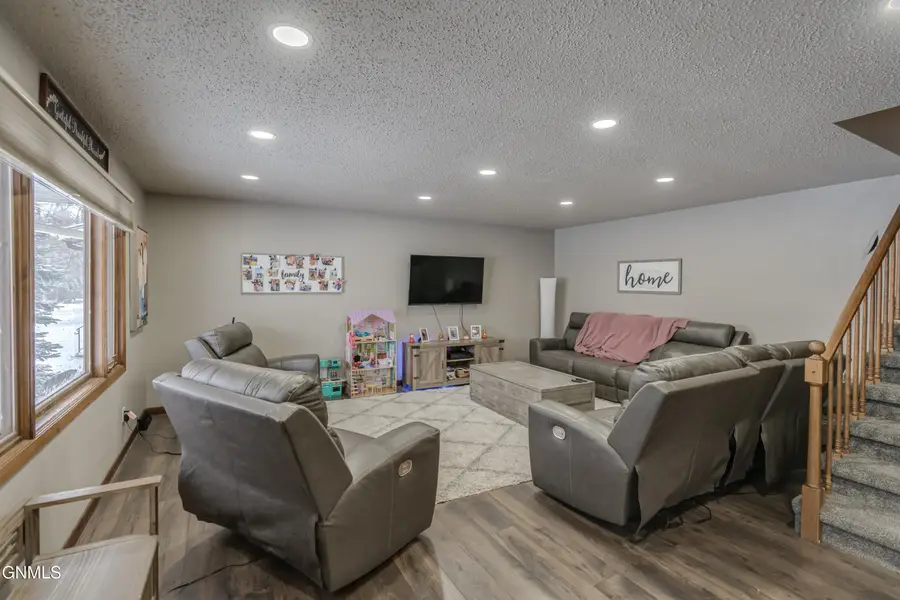 2720 Stevens Street, Bismarck, ND 58503 - Image #3