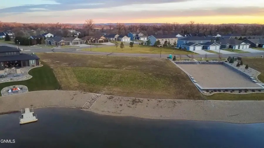 710 Glenwood Drive, Bismarck, ND 58504 - Image #3