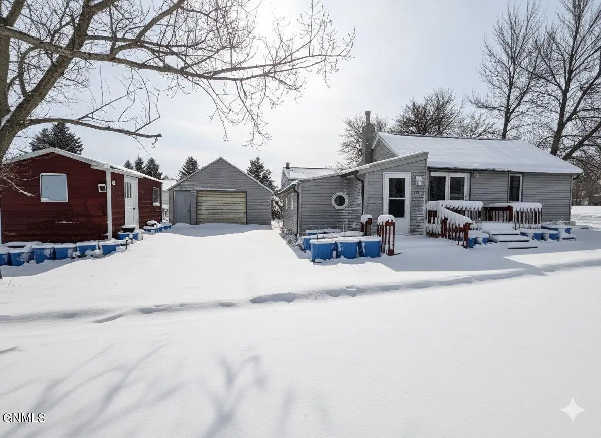 212 8th Street S, New Salem, ND 58563 - Image #1